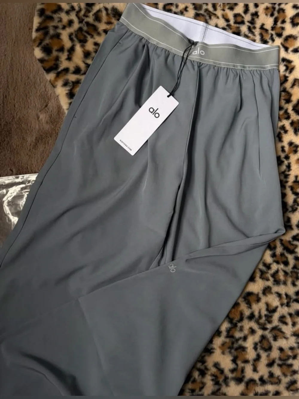 ALO Yoga women Slate Gray Athletic Joggers